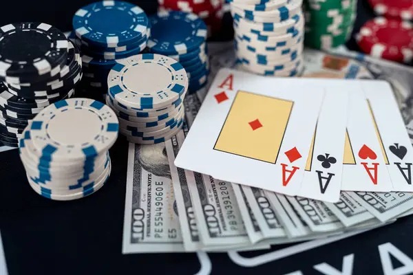 gelar toto Grand Slam blackjack table with live dealer and player controls visible on mobile screen